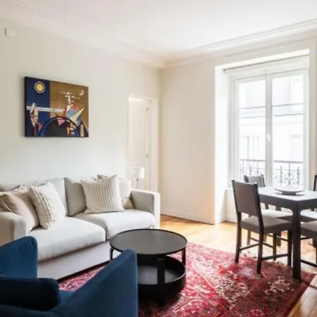 In Saint-thomas D'aquin Apartment